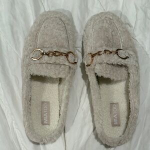 Brand new Women's Cream Loafers with Gold Chain